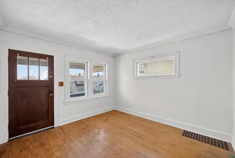 2711 W 9th Street Duluth MN 55806