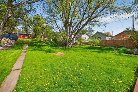 2711 W 9th Street Duluth MN 55806