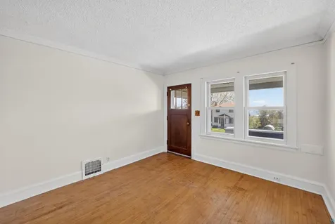 2711 W 9th Street Duluth MN 55806