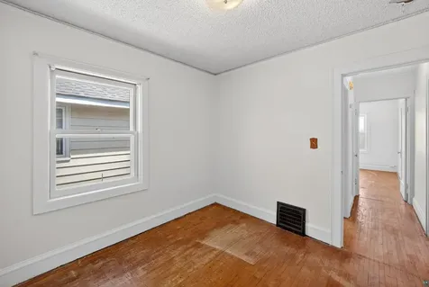 2711 W 9th Street Duluth MN 55806