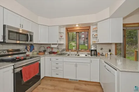 905 Mellwood Avenue Duluth MN 55804