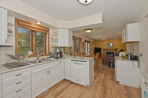 905 Mellwood Avenue Duluth MN 55804