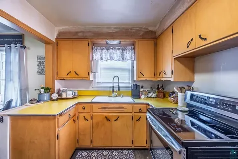 1107 Douglas Avenue Eveleth MN 55734-0000
