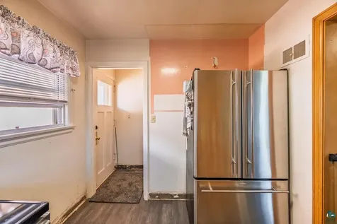 1107 Douglas Avenue Eveleth MN 55734-0000