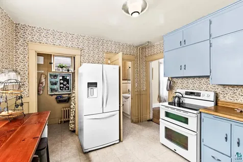 4431 Robinson Street Duluth MN 55804