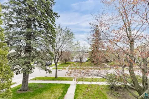 4431 Robinson Street Duluth MN 55804