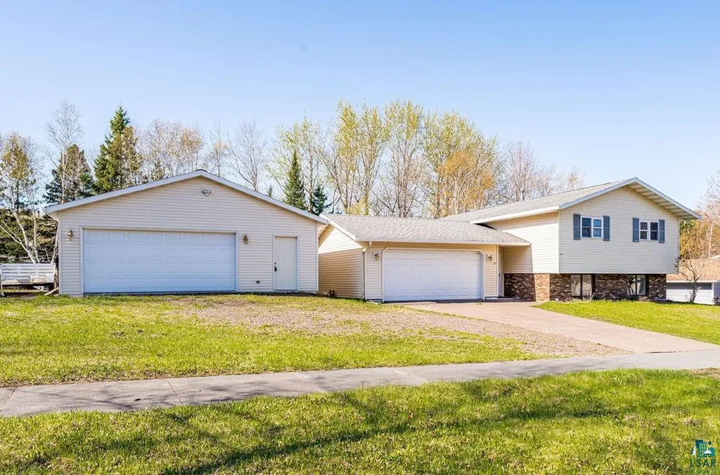 22 Marks Drive Silver Bay MN 55614