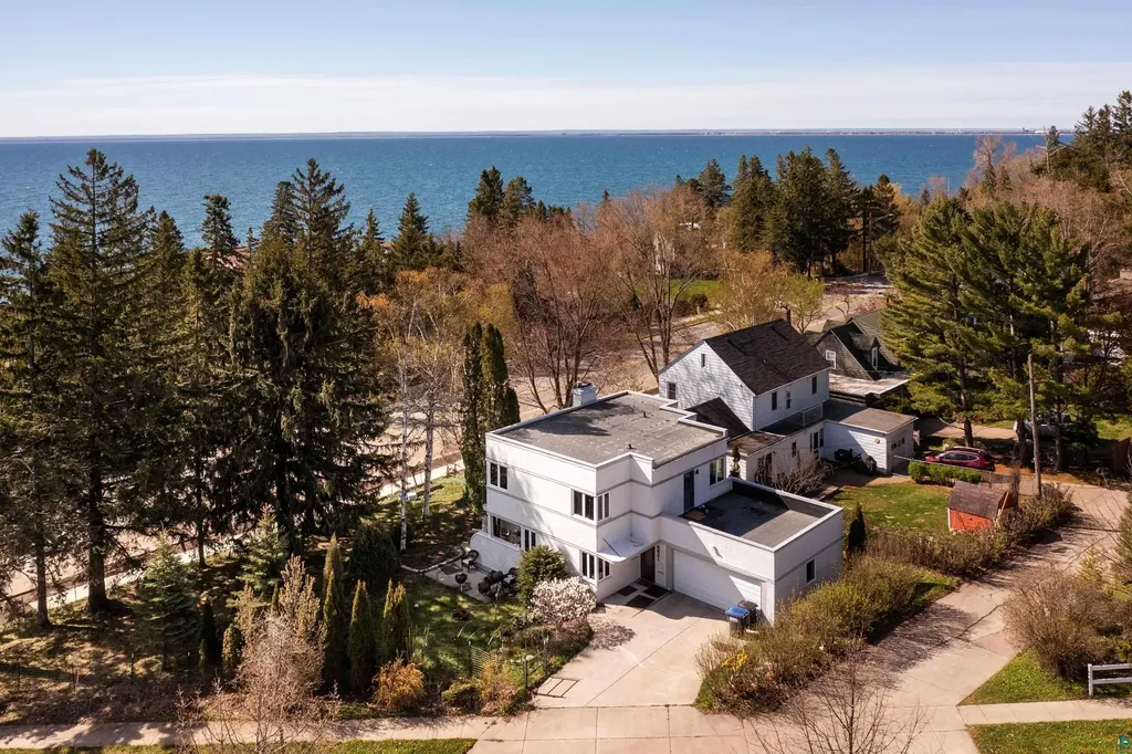 4631 London Road Duluth MN 55804