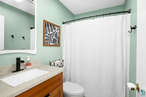 3717 Chambersburg Avenue Duluth MN 55811