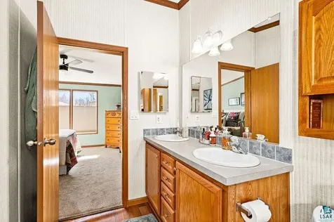 84 Arbutus Drive Duluth MN 55810