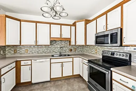 4042 Haines Road Duluth MN 55811