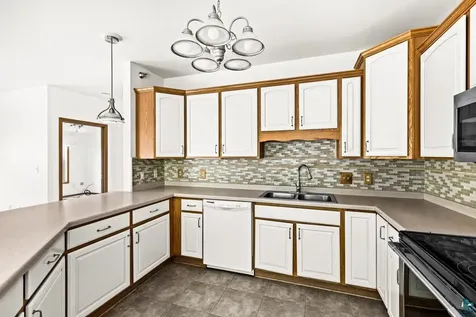 4042 Haines Road Duluth MN 55811