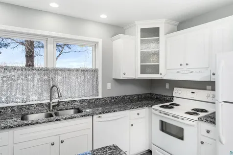 504 Madison Avenue Duluth MN 55811