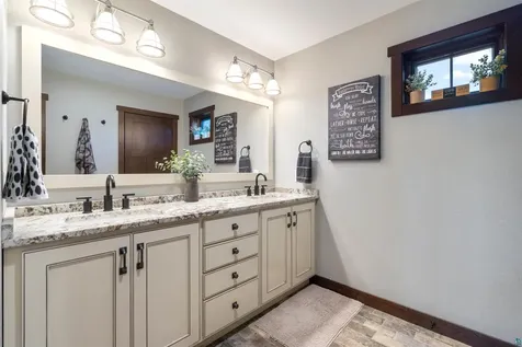 5378 Roosevelt Drive Hermantown MN 55811