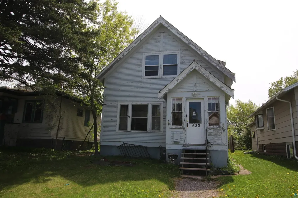 623 N 41st Avenue W Duluth MN 55807