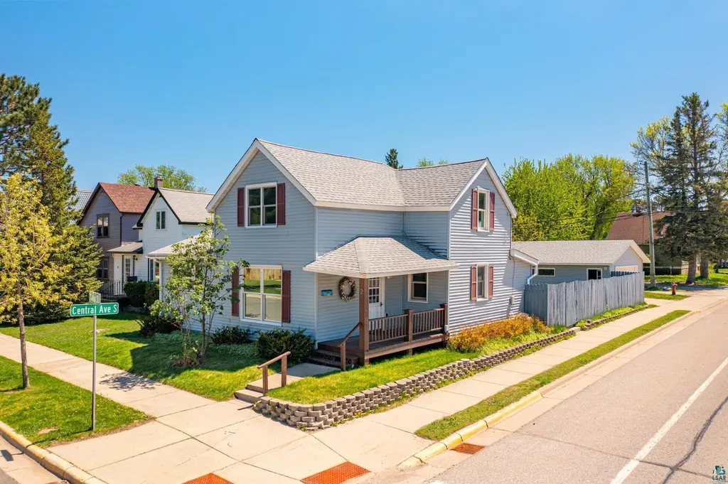 2 E Conan Street Ely MN 55731