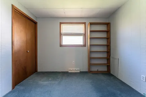 2 E Conan Street Ely MN 55731
