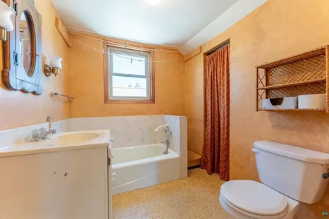 2 E Conan Street Ely MN 55731