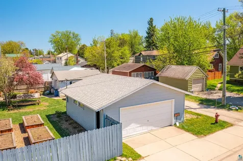 2 E Conan Street Ely MN 55731