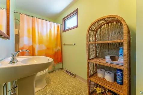 2 E Conan Street Ely MN 55731