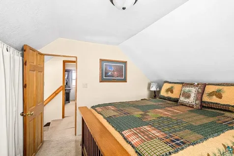 427 N 63rd Avenue W Duluth MN 55807