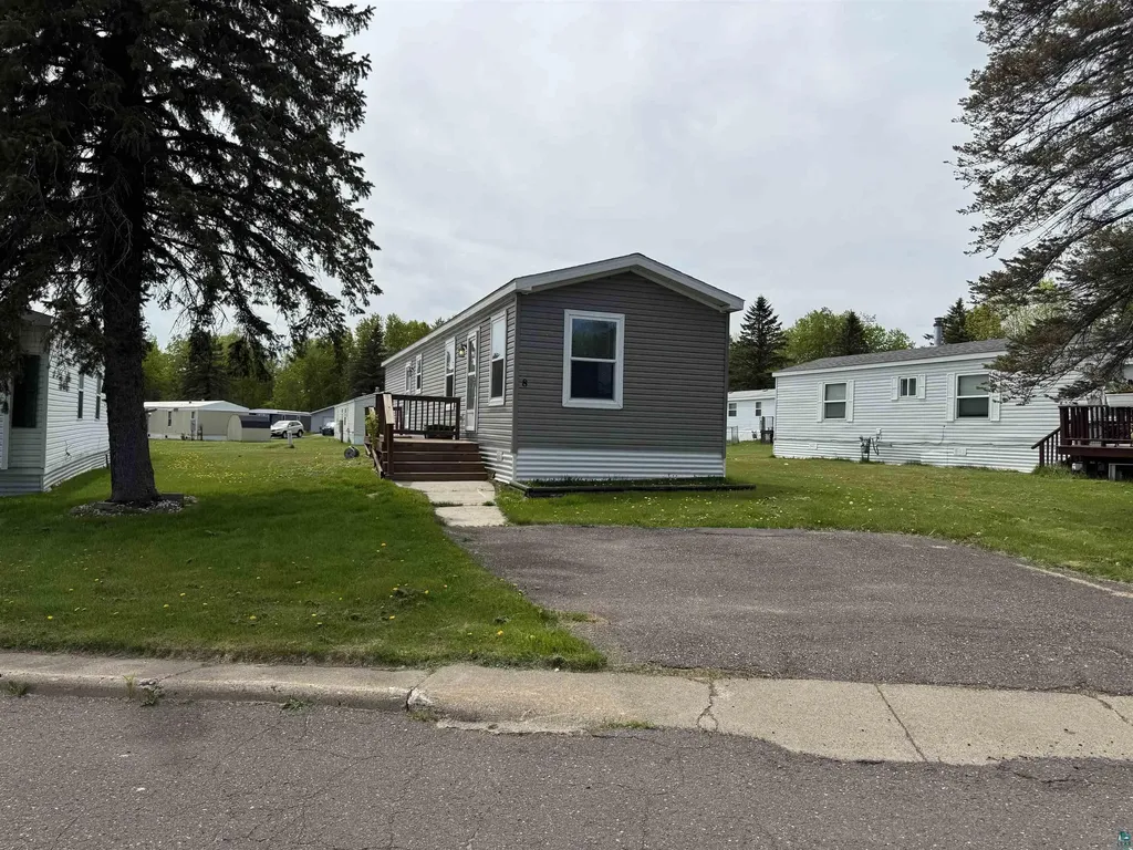 8 Holt Drive Duluth MN 55808