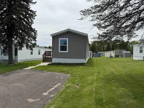 8 Holt Drive Duluth MN 55808