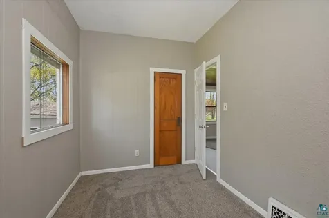 5319 E 3rd Street Superior WI 54880
