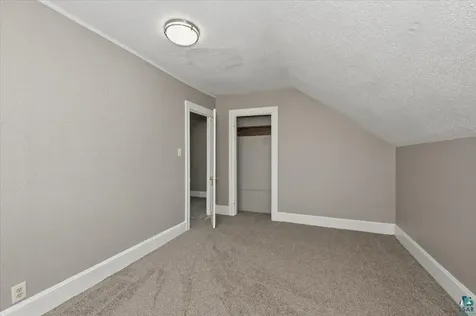 5319 E 3rd Street Superior WI 54880
