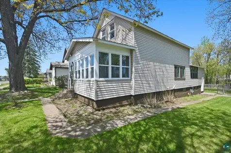 5319 E 3rd Street Superior WI 54880