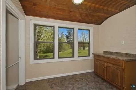 5319 E 3rd Street Superior WI 54880