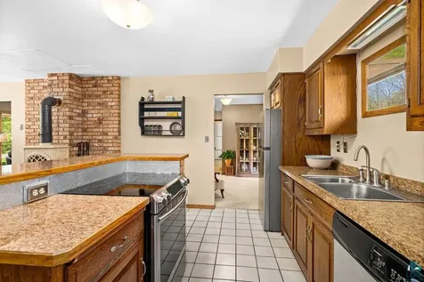 5558 E Grandview Road Proctor MN 55810