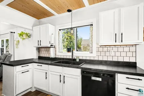 30 E 11th Street Duluth MN 55805