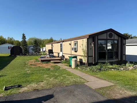 19 Magnolia Drive Duluth MN 55810