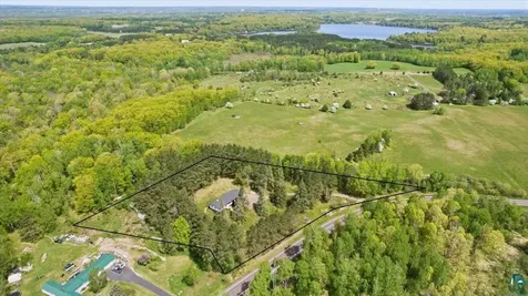 2253 Hay Lake Road Carlton MN 55718