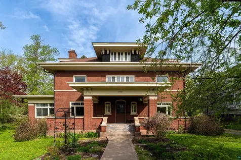 2221 E 4th Street Duluth MN 55812