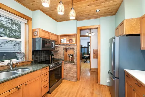 2221 E 4th Street Duluth MN 55812