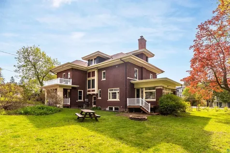 2221 E 4th Street Duluth MN 55812