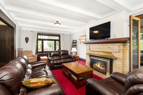 2221 E 4th Street Duluth MN 55812