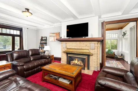 2221 E 4th Street Duluth MN 55812