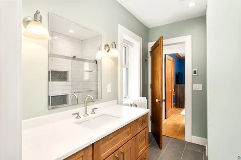 2221 E 4th Street Duluth MN 55812