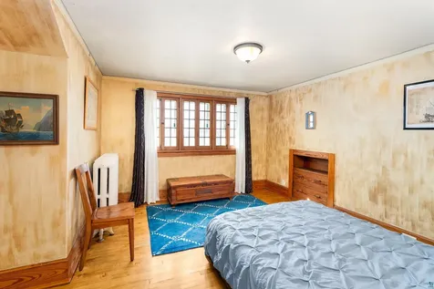 2221 E 4th Street Duluth MN 55812