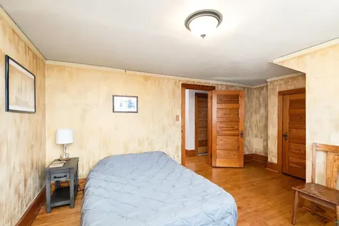 2221 E 4th Street Duluth MN 55812