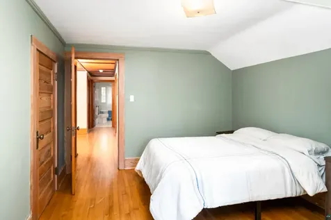 2221 E 4th Street Duluth MN 55812