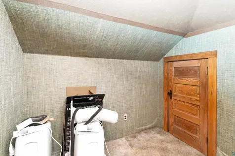2221 E 4th Street Duluth MN 55812