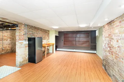 2221 E 4th Street Duluth MN 55812
