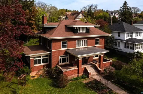 2221 E 4th Street Duluth MN 55812