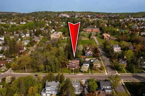 2221 E 4th Street Duluth MN 55812