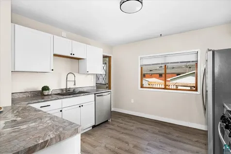 2418 W 2nd Street Duluth MN 55806