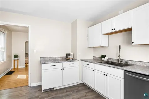 2418 W 2nd Street Duluth MN 55806